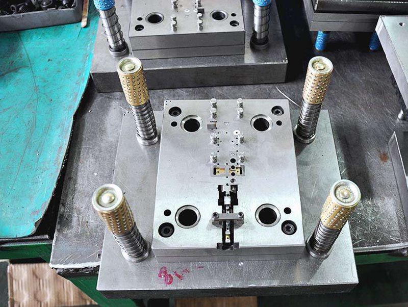 长沙模具制造-01